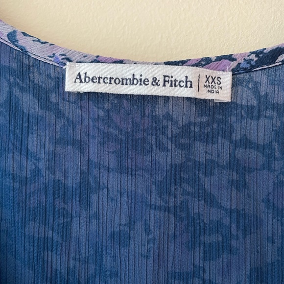 Abercrombie Long-Sleeve Sheer Ruffle Top - Picture 3 of 3